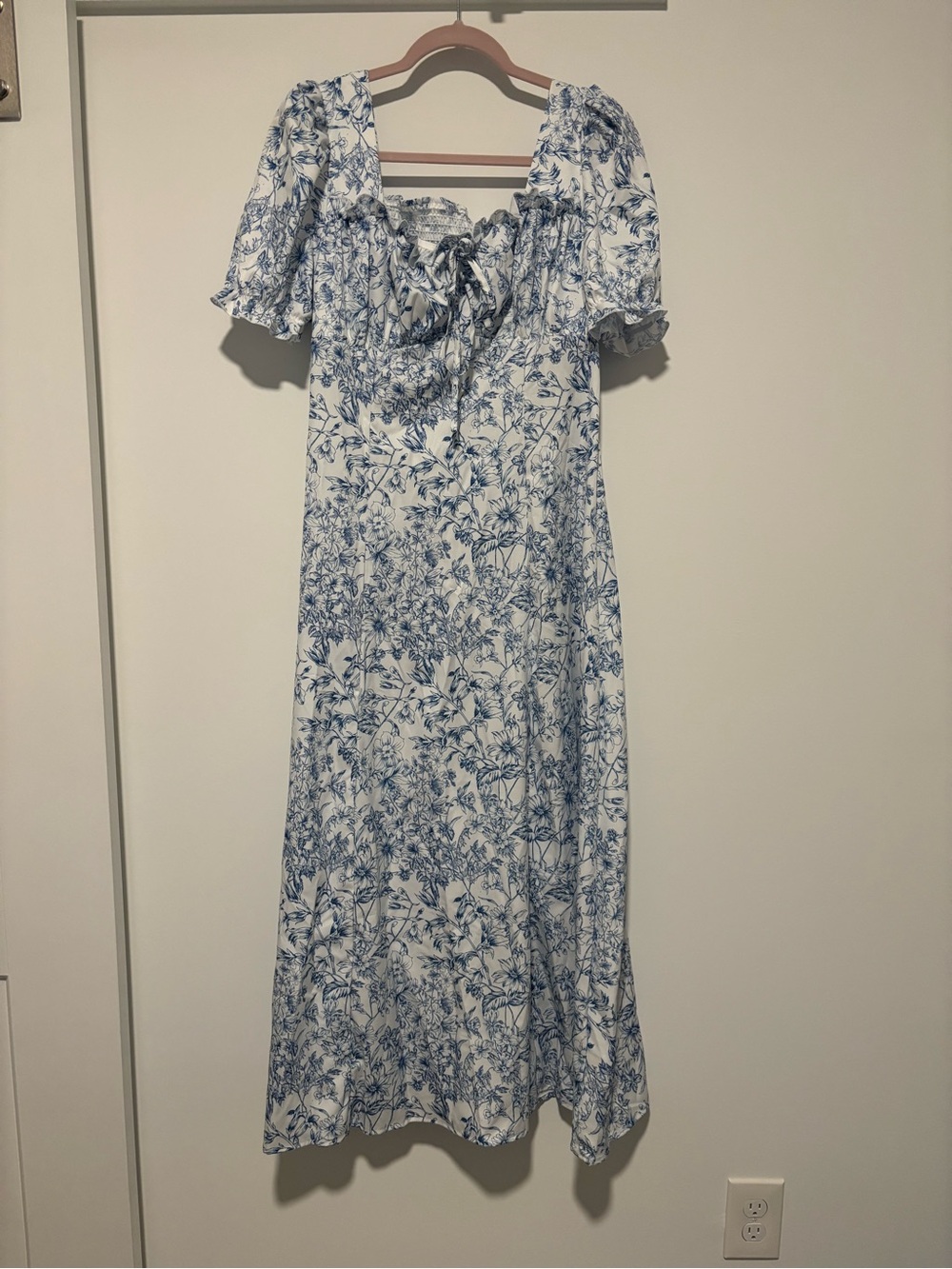 Blue Floral Puff-Sleeve Maxi Dress